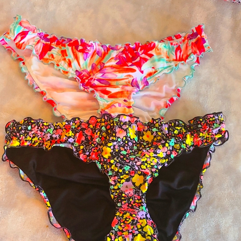 Victoria's secret bundle of bottoms.